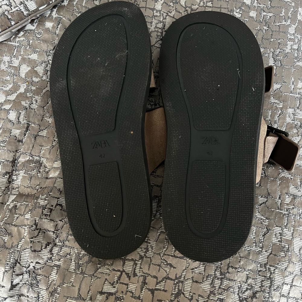 Zara Brown Suede Buckle Sandals men’s size EU42 US 9 - Picture 2 of 2